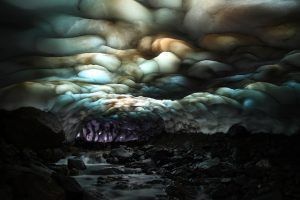 la-cueva-de-hielo-de-kamchatka